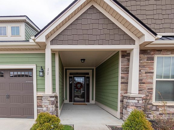 2nd image of 11 Bishop Lake Way