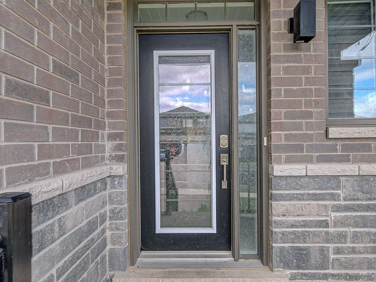 30 Baker Ln — Photo 3