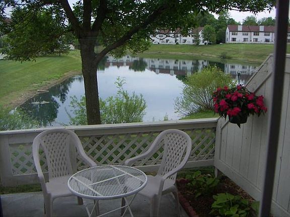 Private Lake View Patio