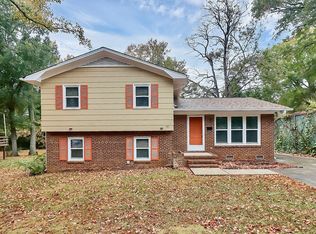 911 Bannister Pl, Charlotte, NC 28213