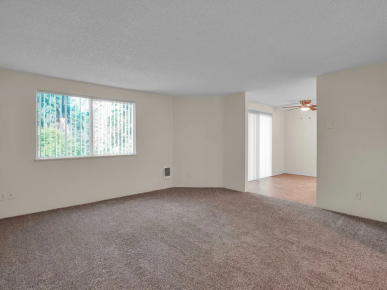 Riverview Apartments — Photo 40