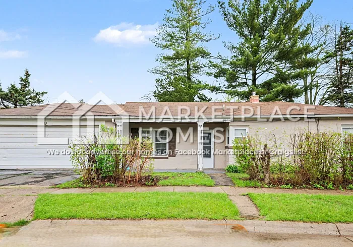 3 bed, 1.0 bath, 1052 sqft, $1,395 — Photo 1