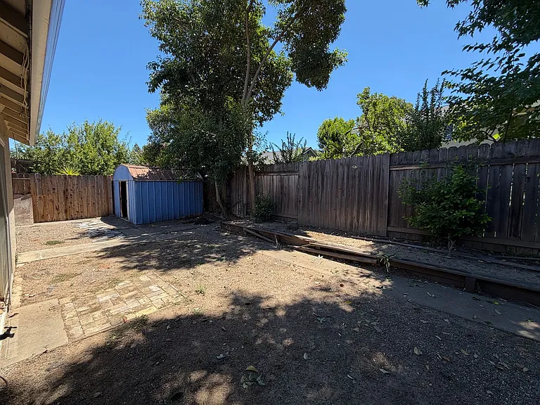 8608 Zircon Crest Ct — Photo 18