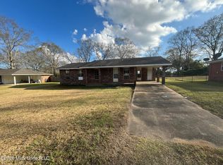 314 E Starkey St, Poplarville, MS 39470