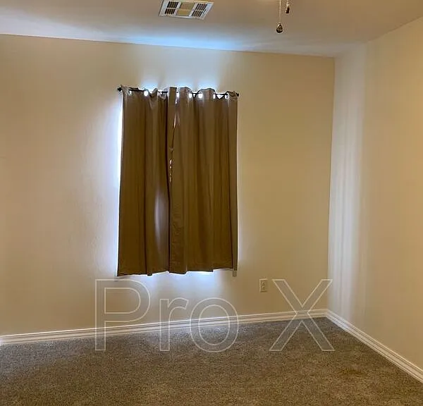 612 Easton Dr #B — Photo 13