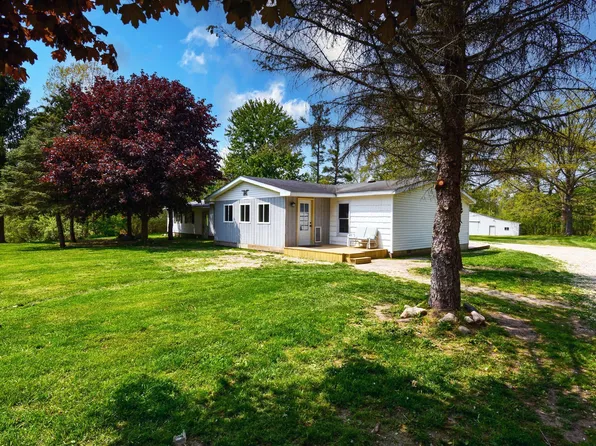 4745 Curtis Rd, Attica, MI 48412
