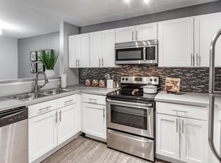 Grays Pointe, Grayslake, IL 60030
