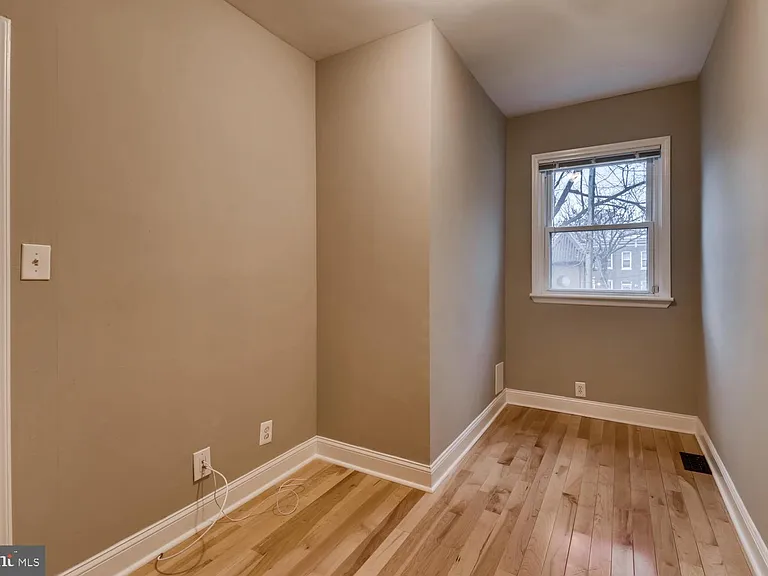 1020 W Lombard St — Photo 11