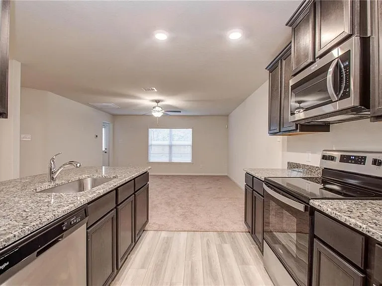10699 Lost Maples Dr — Photo 7