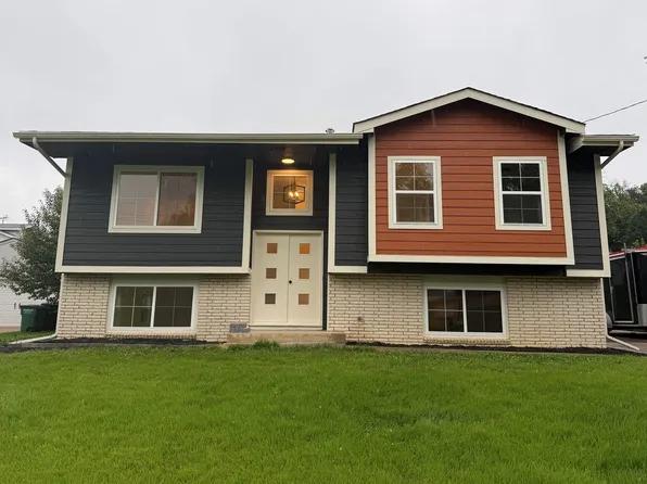 4415 66th St, Urbandale, IA 50322