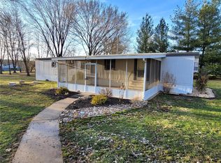 111 Bluebird Ln, Villa Ridge, MO 63089