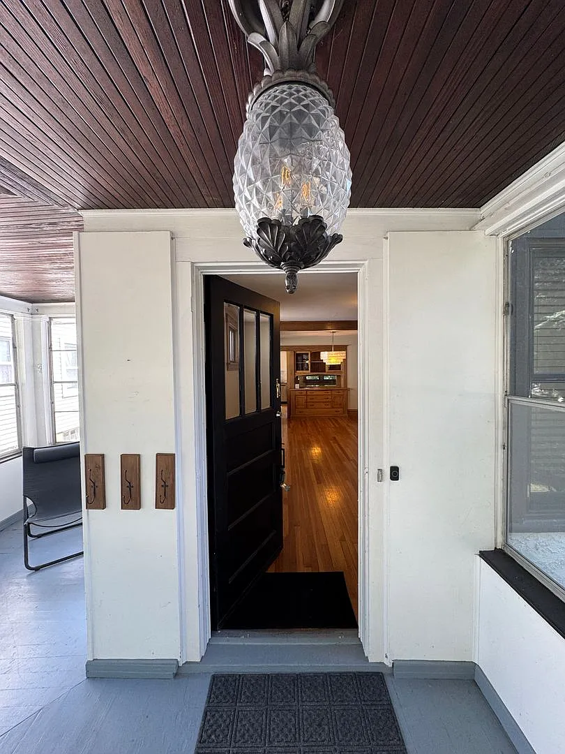 Available Now! Charming 4 Bedroom, 2 Bathroom Home Located in Between Mac-Groveland and Highland ... — Photo 2