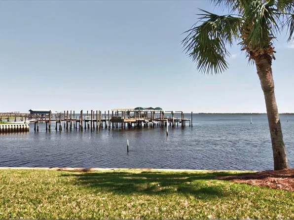 25 Mashes Sands Rd #D, Panacea, FL 32346