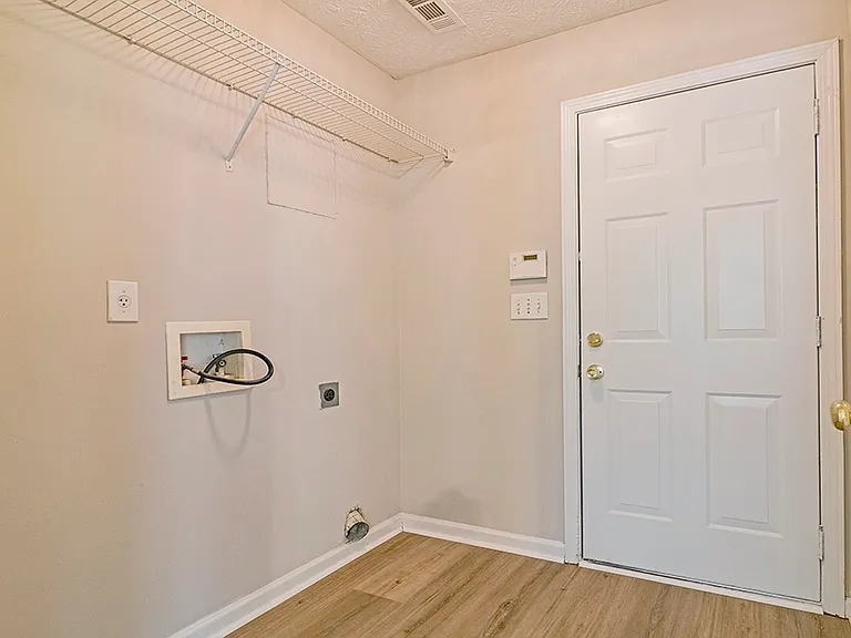 6340 Winston Trce — Photo 15