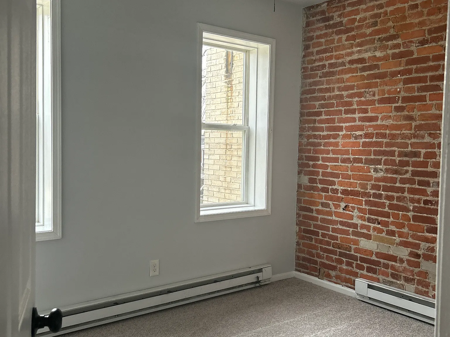2 bed, 1000 sqft, $1,475 — Photo 2