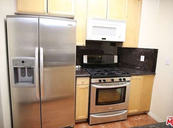 4th image of 4830 Elmwood Ave APT 203