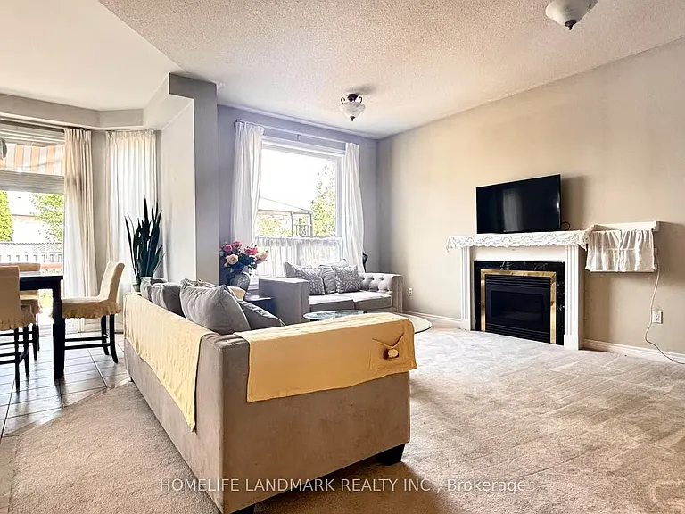 79 Boxwood Cres — Photo 5