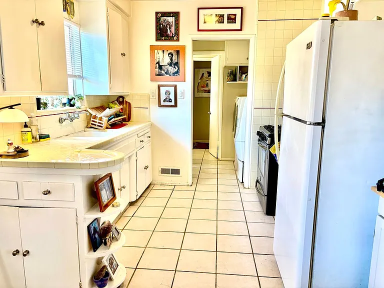 5331 W Slauson Ave — Photo 5