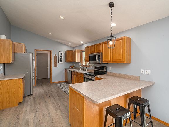 4th image of 504 Grace Ave