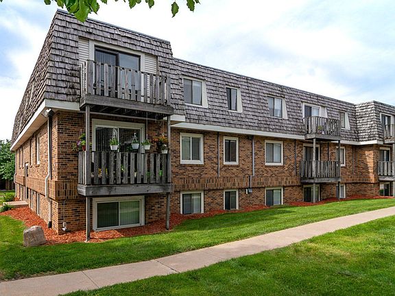 2nd image of 1501 Superior St #2B-2Ba-1005Sqft