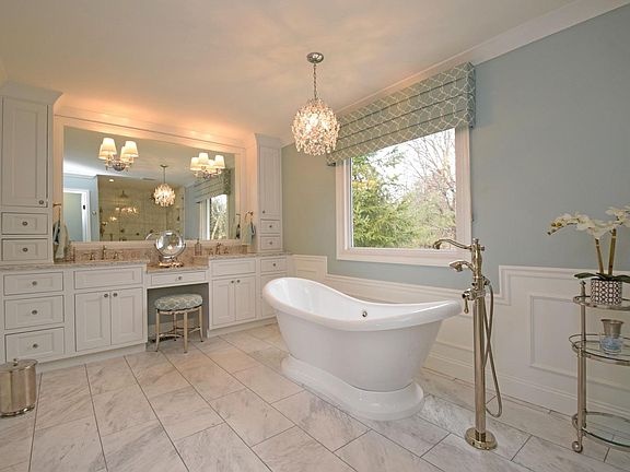 2nd image of 11374 Terwilligerscreek Dr