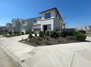 3037 N Sowell St, Visalia, CA 93291