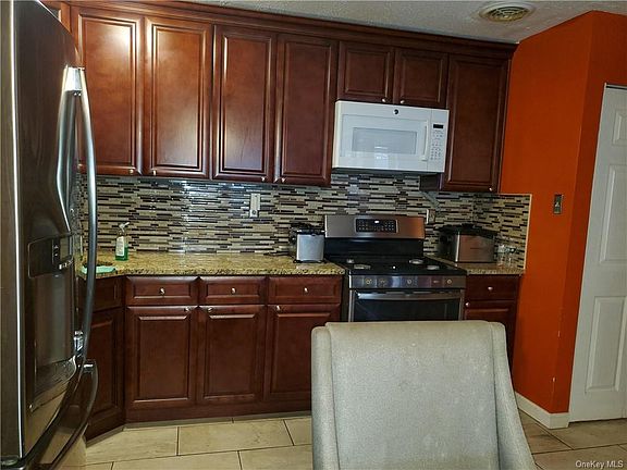 2nd image of 898 Union Ave #C