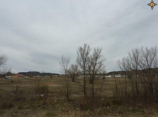 151 Tiger Dr, Raton, NM 87740