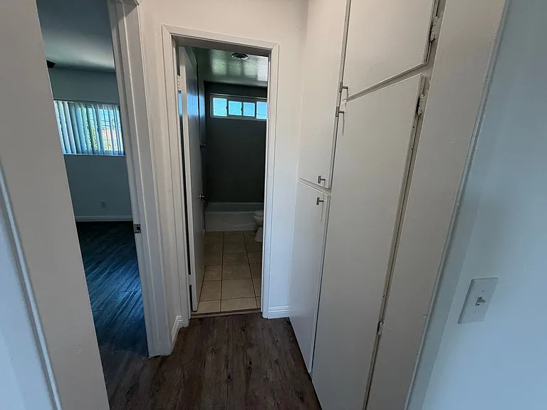 2210 Vanderbilt Ln — Photo 13