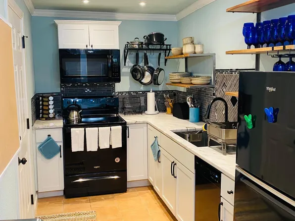 (undisclosed Address), San Antonio, TX 78212