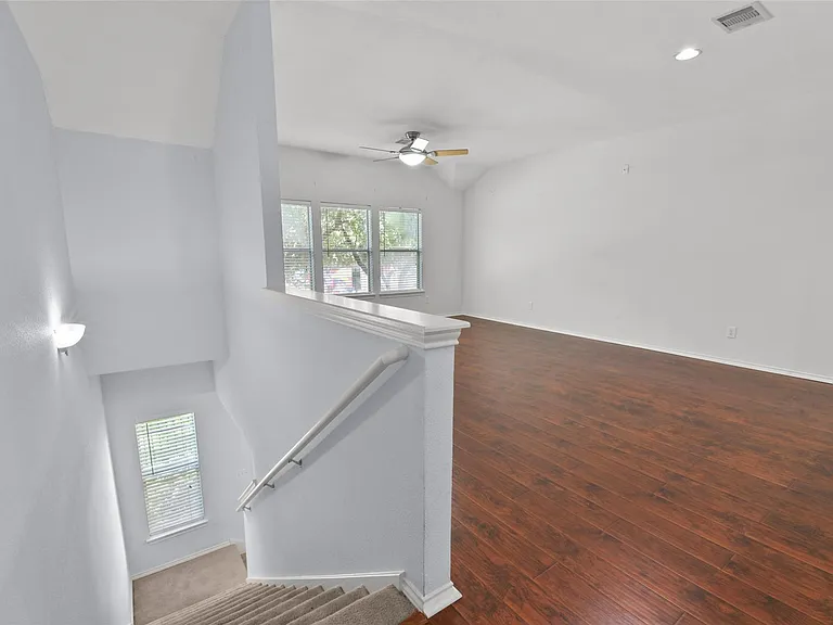 2711 Polk St — Photo 10