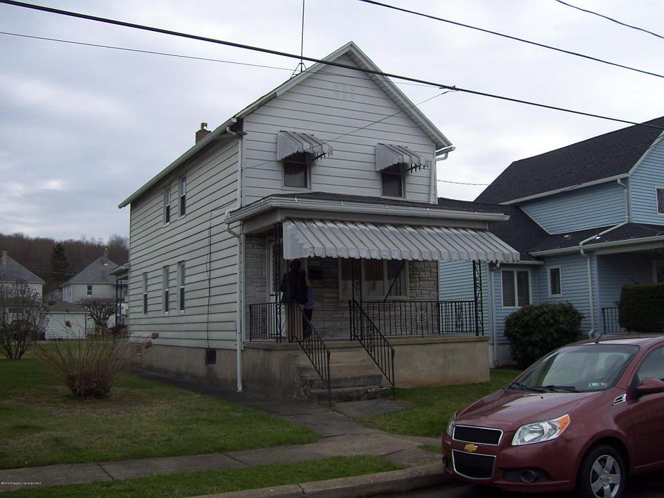 1st image of 616 Ash St