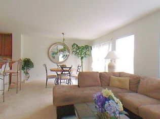 600 Grand Canyon Cir, Crystal Lake, IL 60014