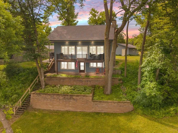 10421 Park Cir, Pine City, MN 55063