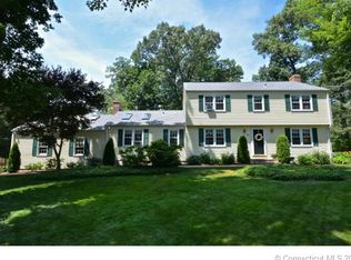 41 Clifdon Dr, Simsbury, CT 06070