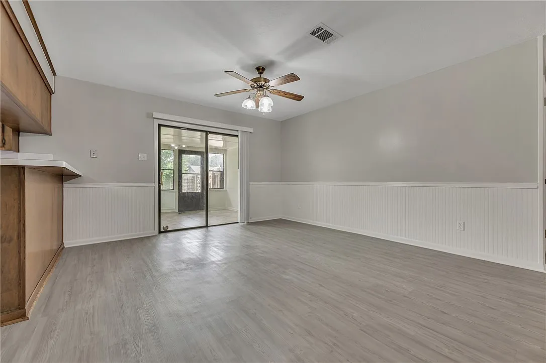 3 bed, 1672 sqft, $2,000 — Photo 4