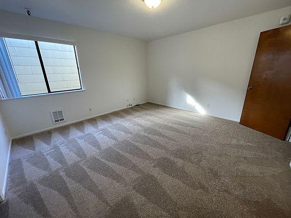4th image of 1795 38th Ave #201