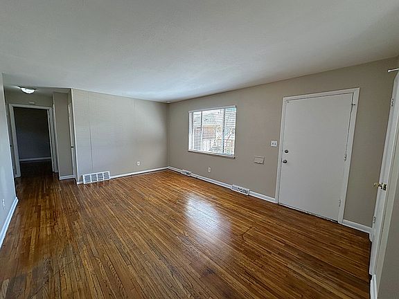 4th image of 1160 Akron St #1160