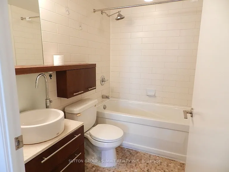 25 Carlton St #506 — Photo 7