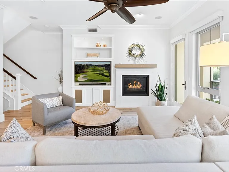 71 Vantis Dr — Photo 27