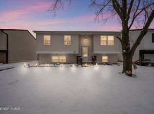 4512 Oak Creek Ln, Toledo, OH 43615