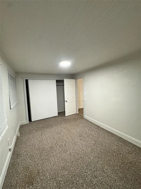 2 bed, 980 sqft, $1,600 — Photo 2