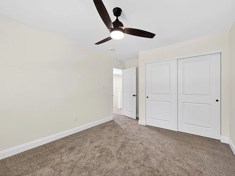 145 Sesame Loop — Photo 27