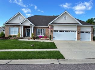 168 Greycliff Manor Dr, Saint Louis, MO 63129