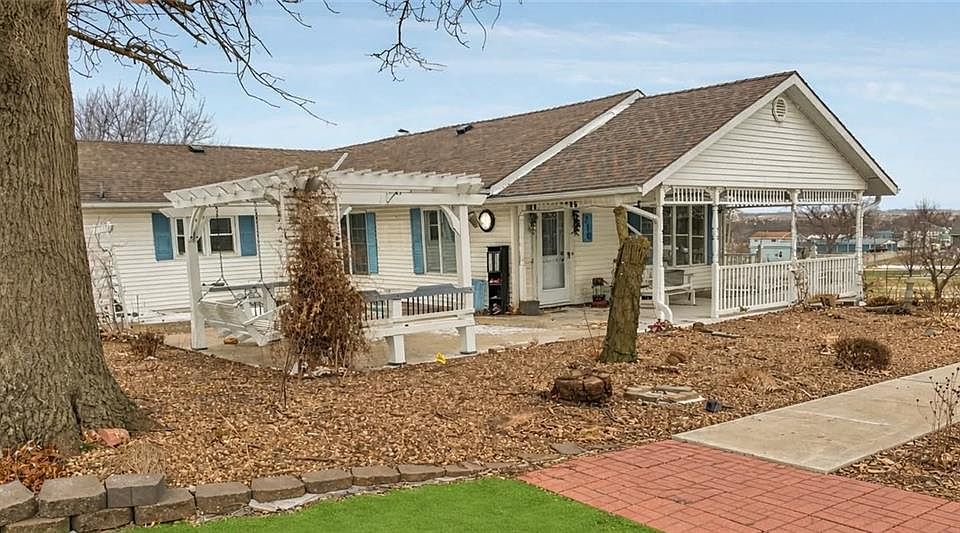 1st image of 310 Berry St