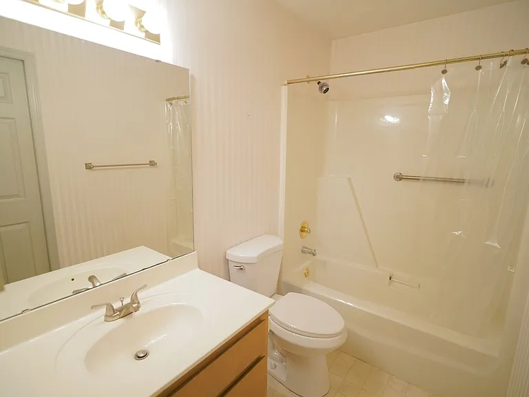 4424 Stratfordshire Ct — Photo 19
