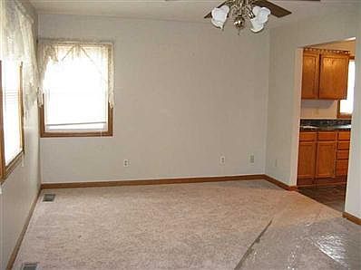 3rd image of 1211 Field Dr