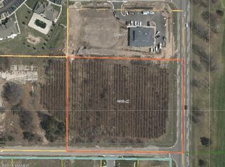 6175 S Harvey St, Norton Shores, MI 49444