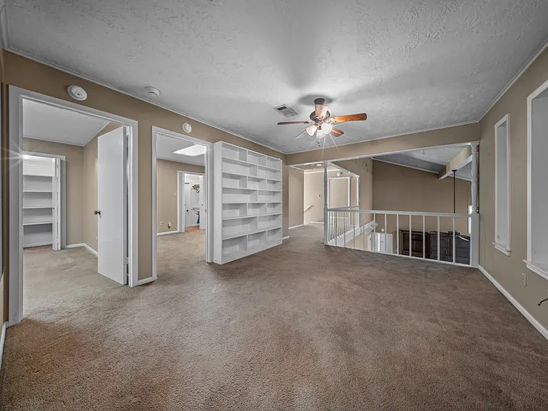 1027 Creek Bend Dr — Photo 21