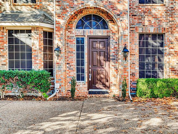 3rd image of 11567 Castle Brook Ln